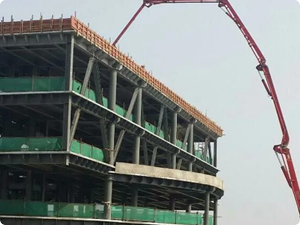 002.png 6.把鋼梁按照相對應的軸線的放到相應的位置